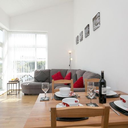 Pass The Keys 2 Bed Sea View Apartment With Balcony Parking Benllech Exterior photo